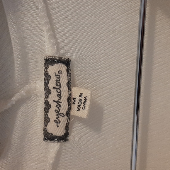 Womans shirt - Picture 2 of 3